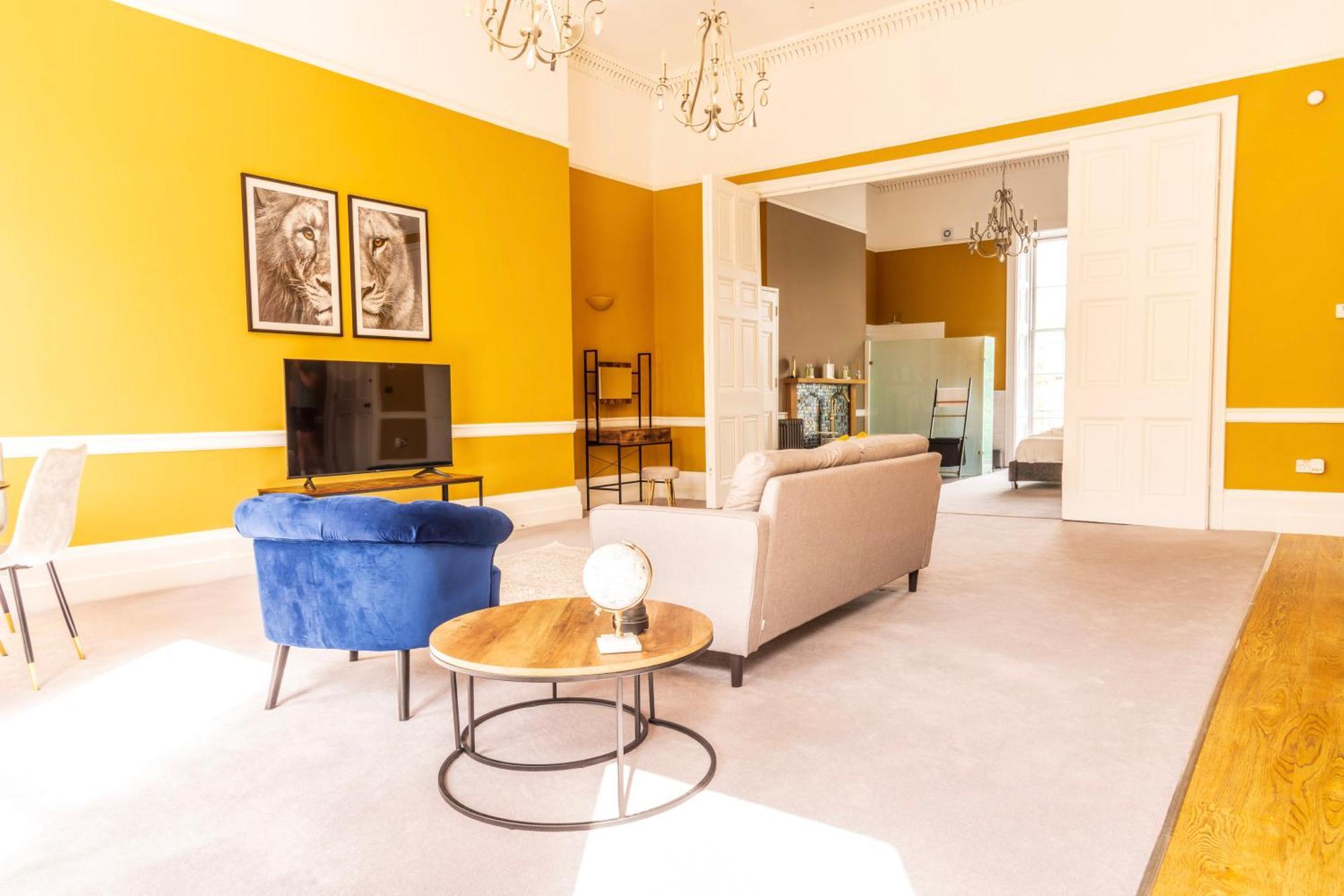 Spectacular Greenpark House - Prescott Apartments Bath Exterior photo